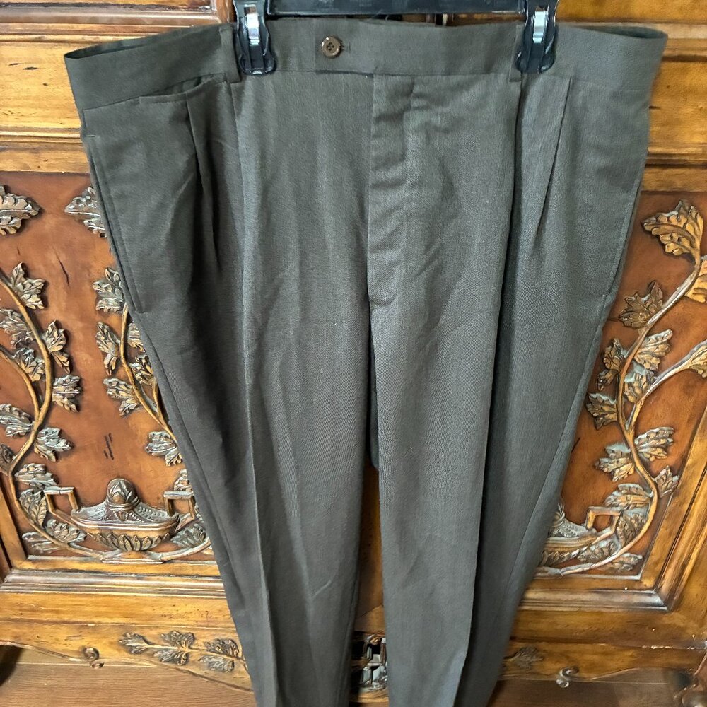 Louis Raphael Luxe Brown Cuffed Pleated Dress Pants Mens 38x30 100% Pure Wool.
